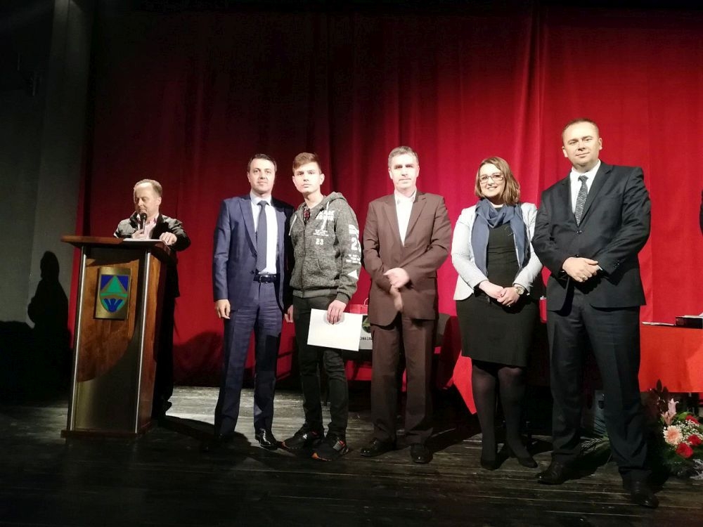 URUČENA RJEŠENJA O DODJELI BORAČKIH STIPENDIJA STUDENTIMA IZ ZAVIDOVIĆA I MAGLAJA