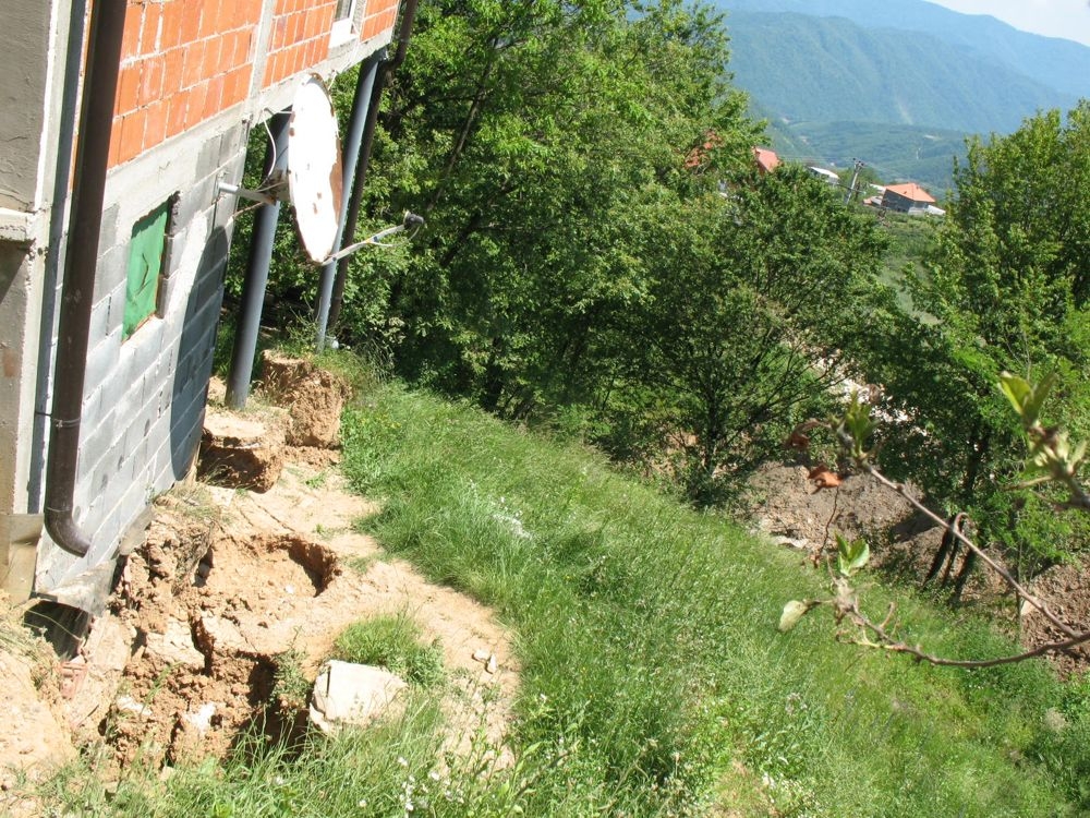 SAČINITI KATASTAR KLIZIŠTA 